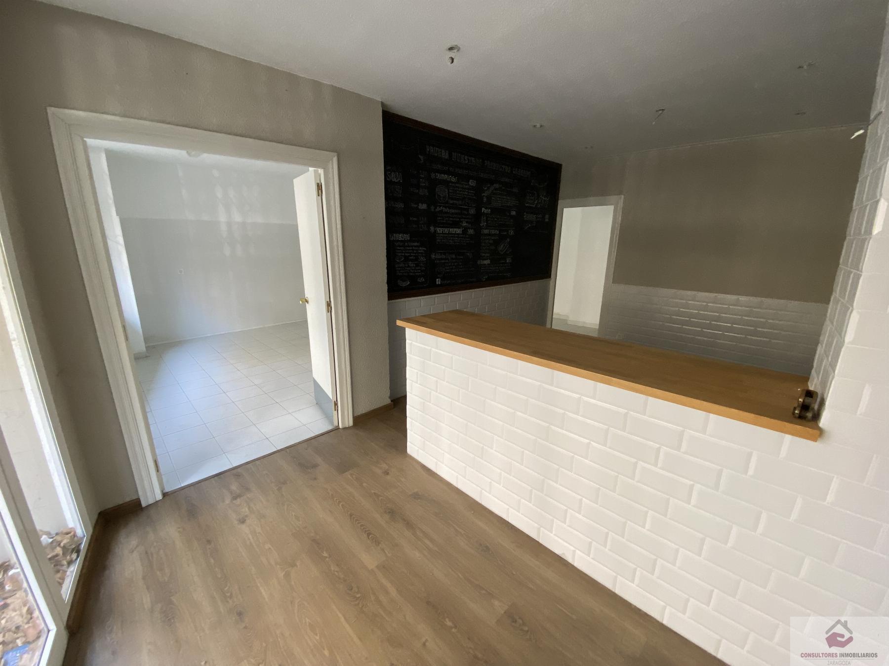 For sale of commercial in Zaragoza