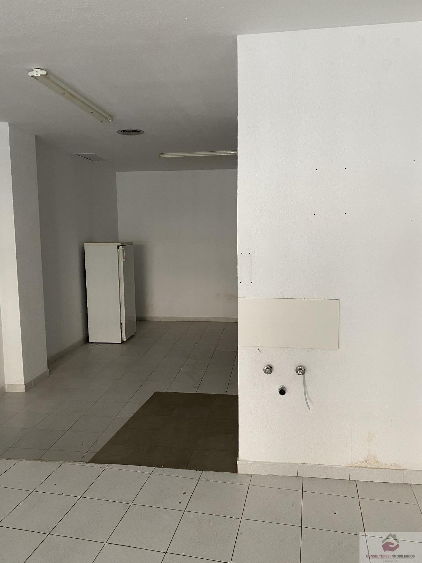 For sale of commercial in Zaragoza