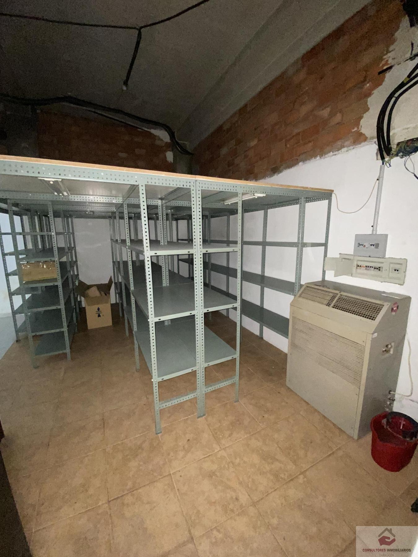 For sale of commercial in Zaragoza