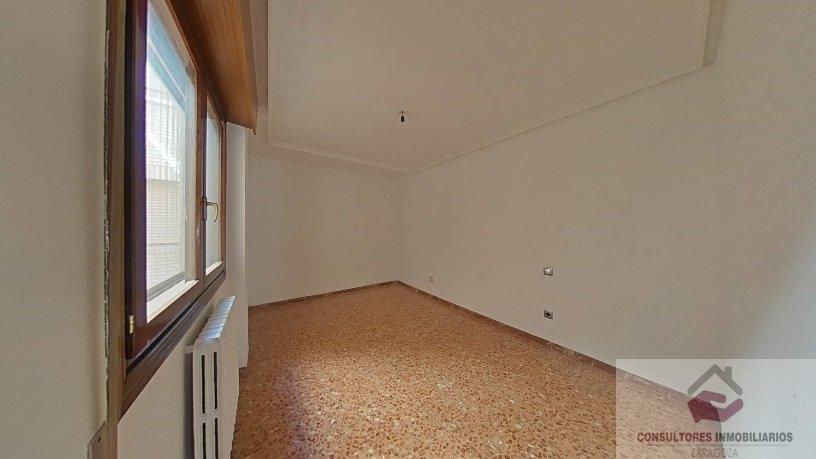 For sale of flat in Zaragoza
