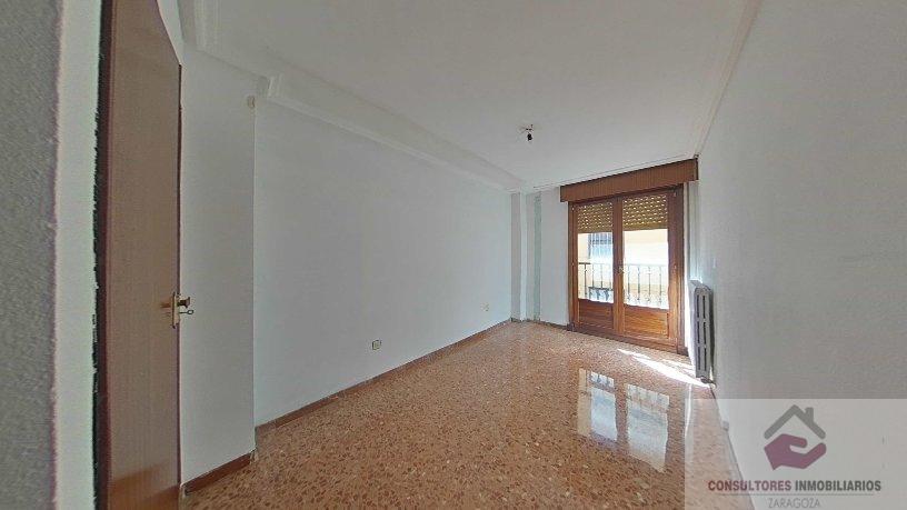 For sale of flat in Zaragoza