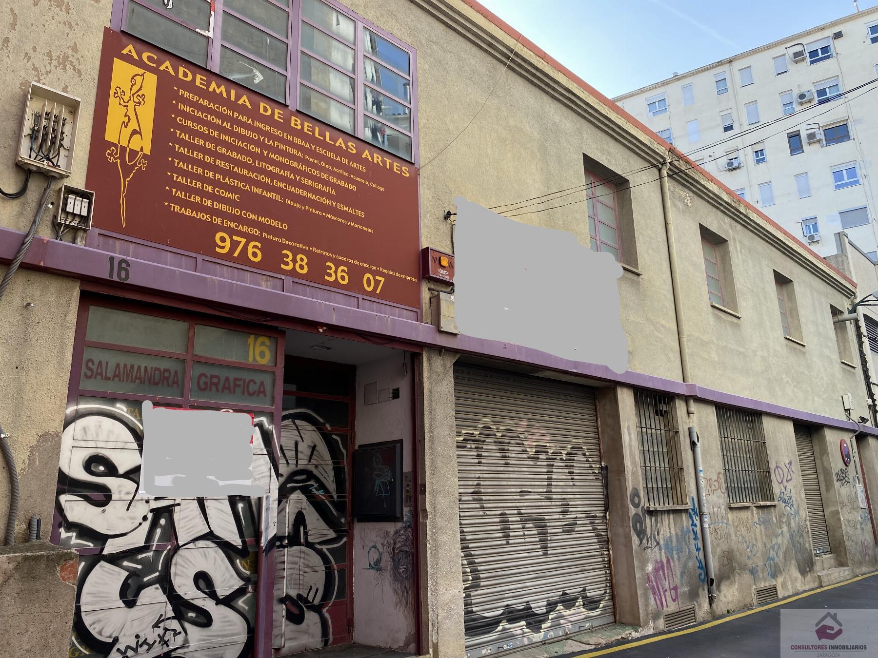 For sale of building in Zaragoza