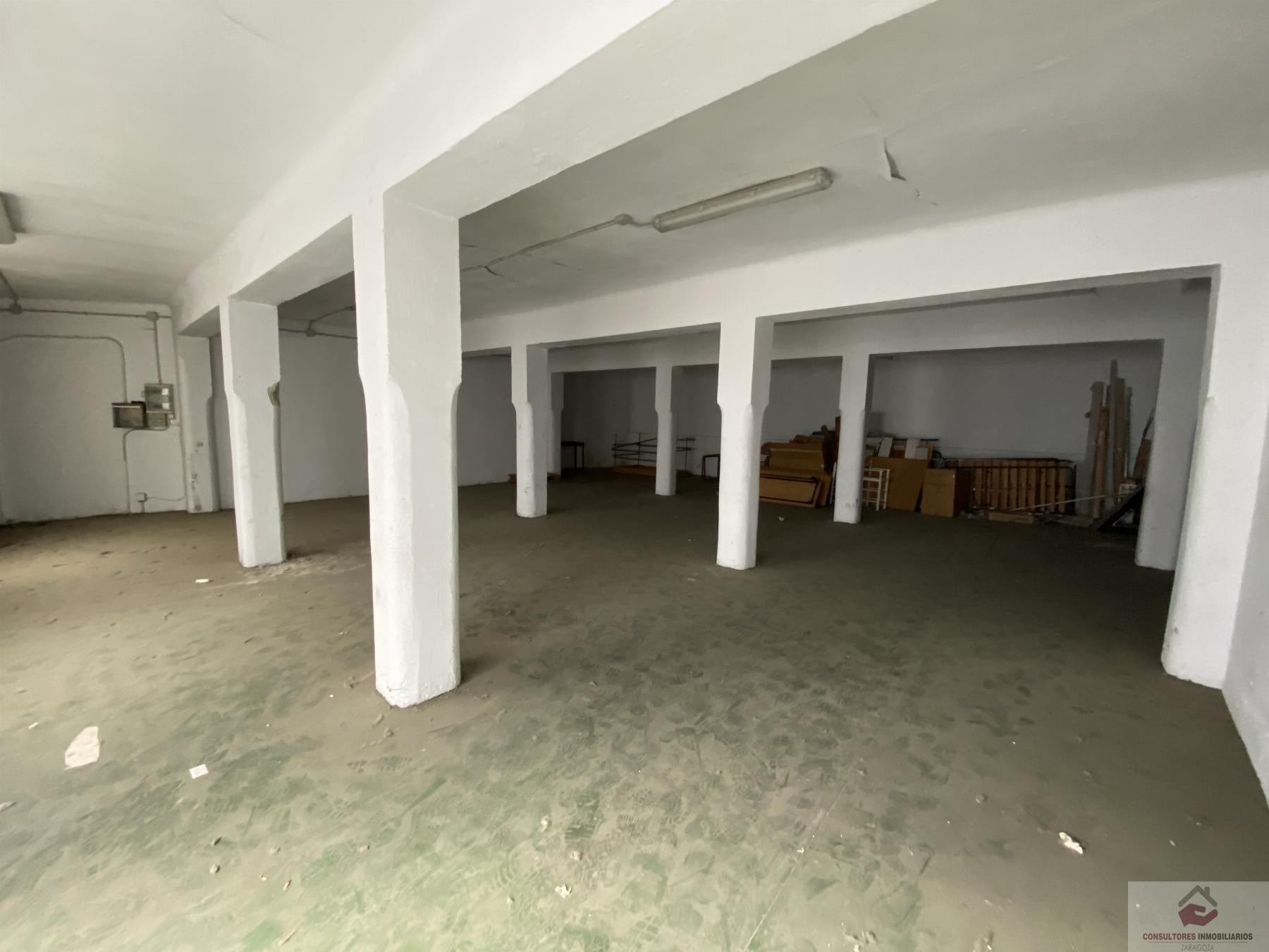 For sale of building in Zaragoza