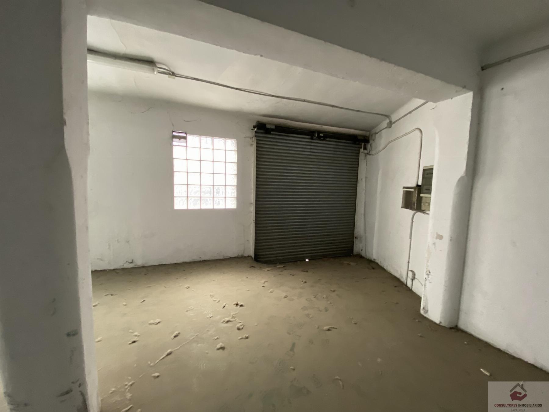 For sale of building in Zaragoza