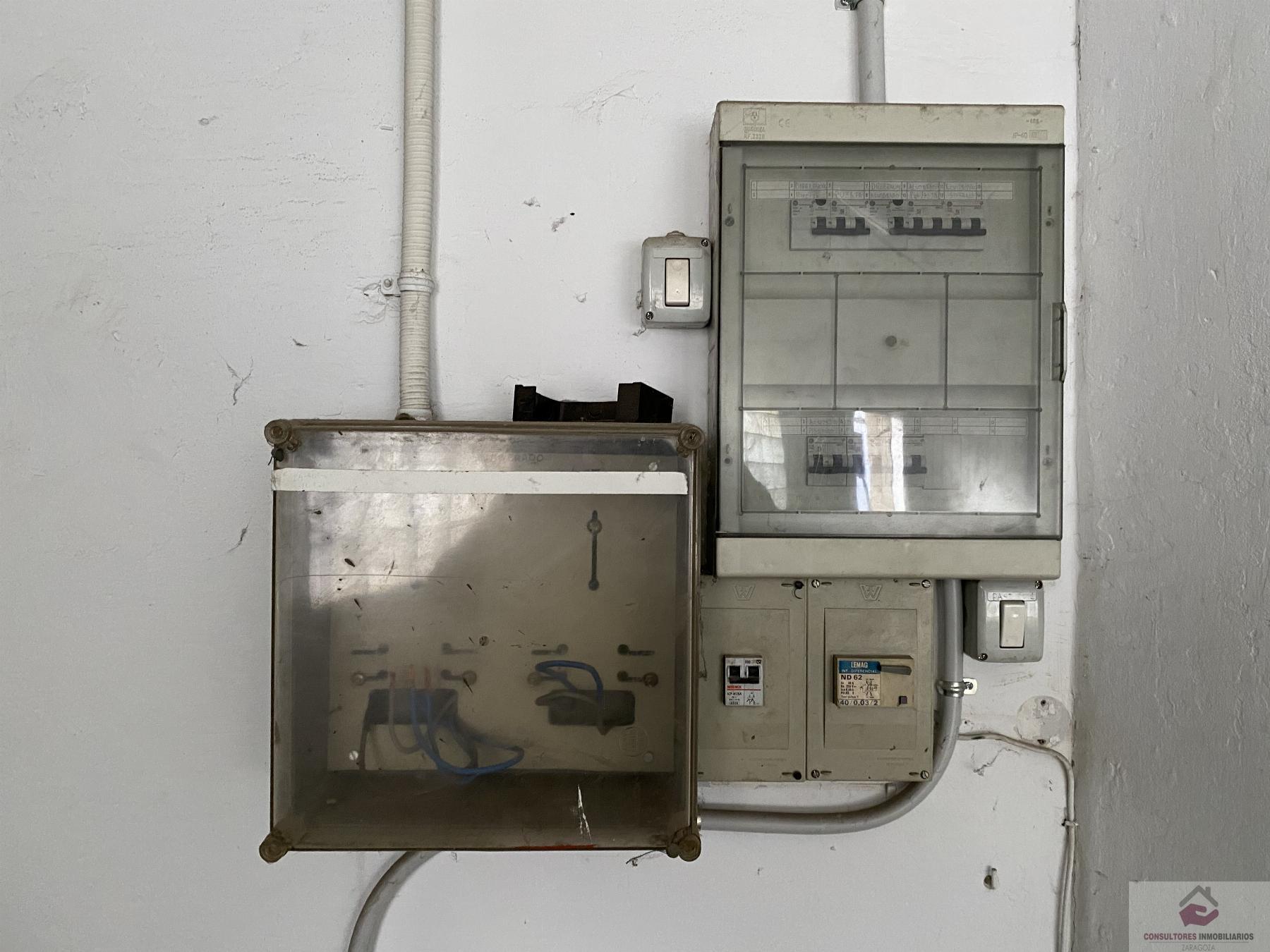 For sale of building in Zaragoza