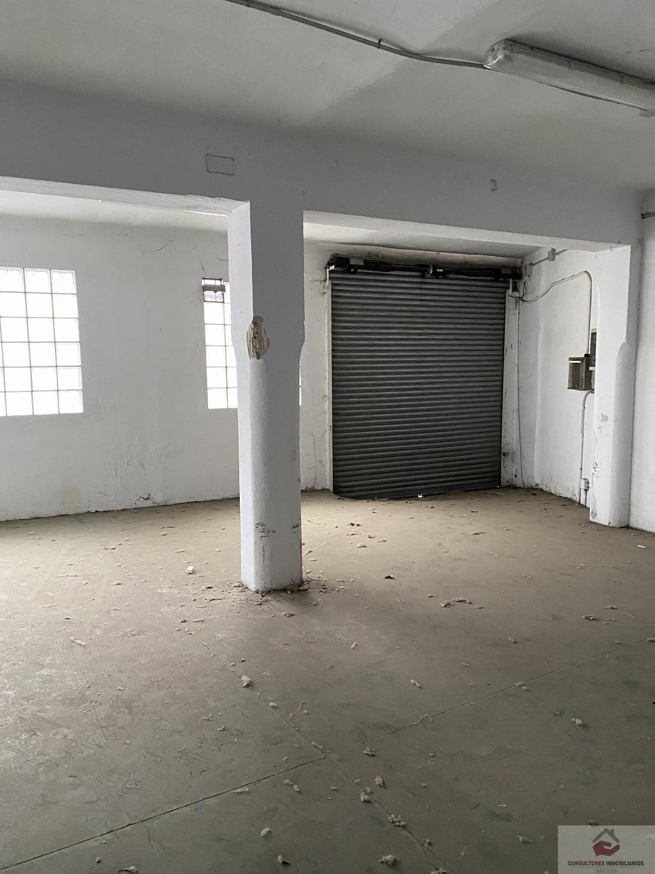 For sale of building in Zaragoza