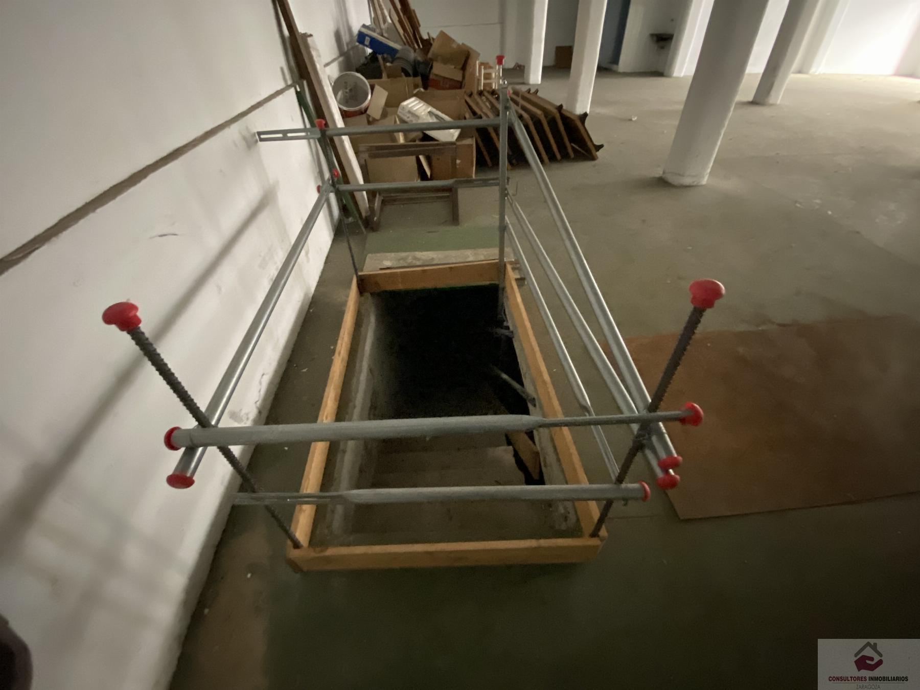 For sale of building in Zaragoza