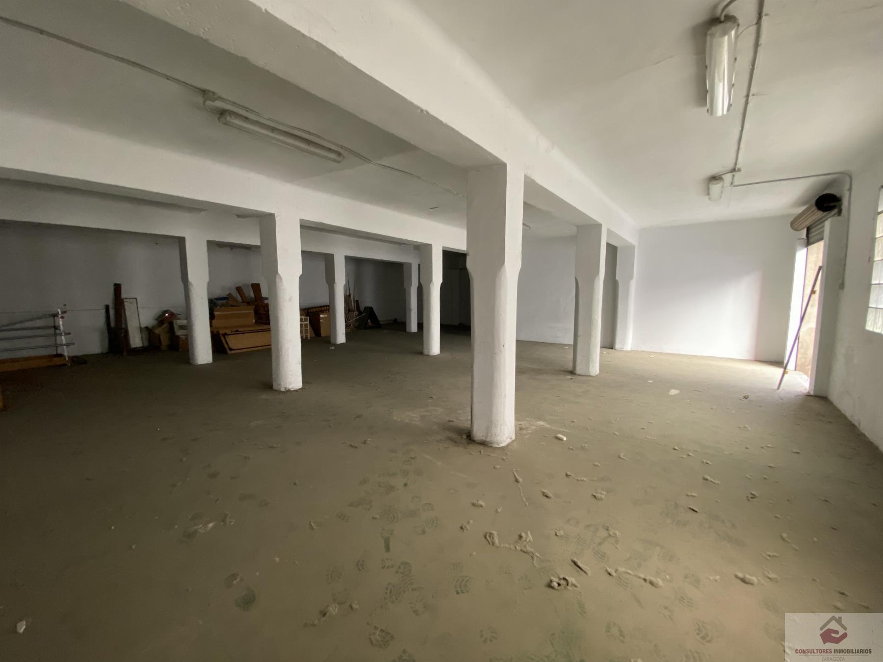 For sale of building in Zaragoza