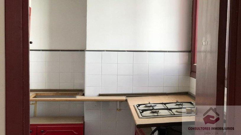 For sale of building in Zaragoza