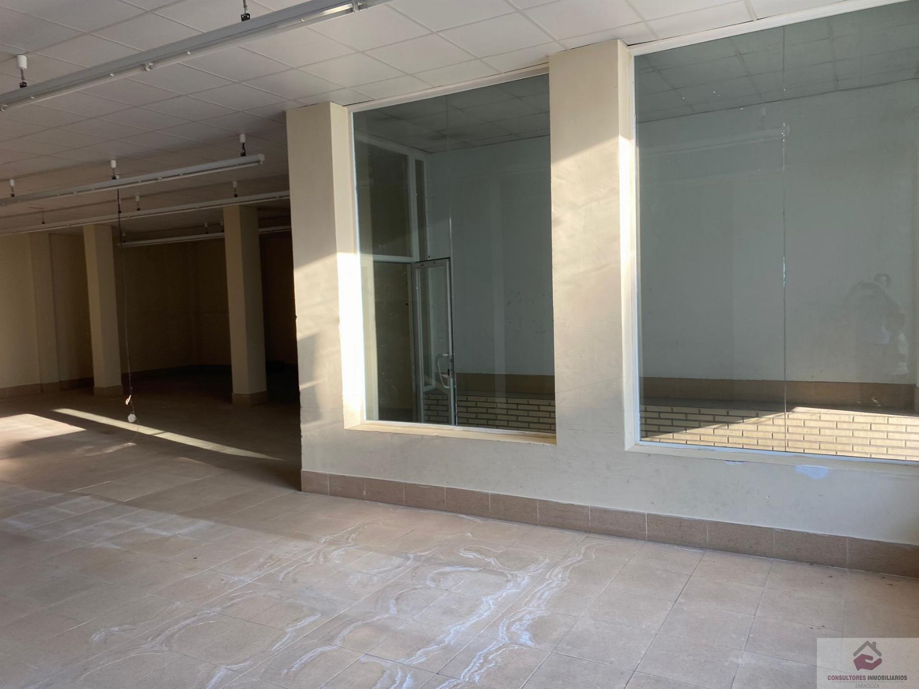 For rent of commercial in Zaragoza