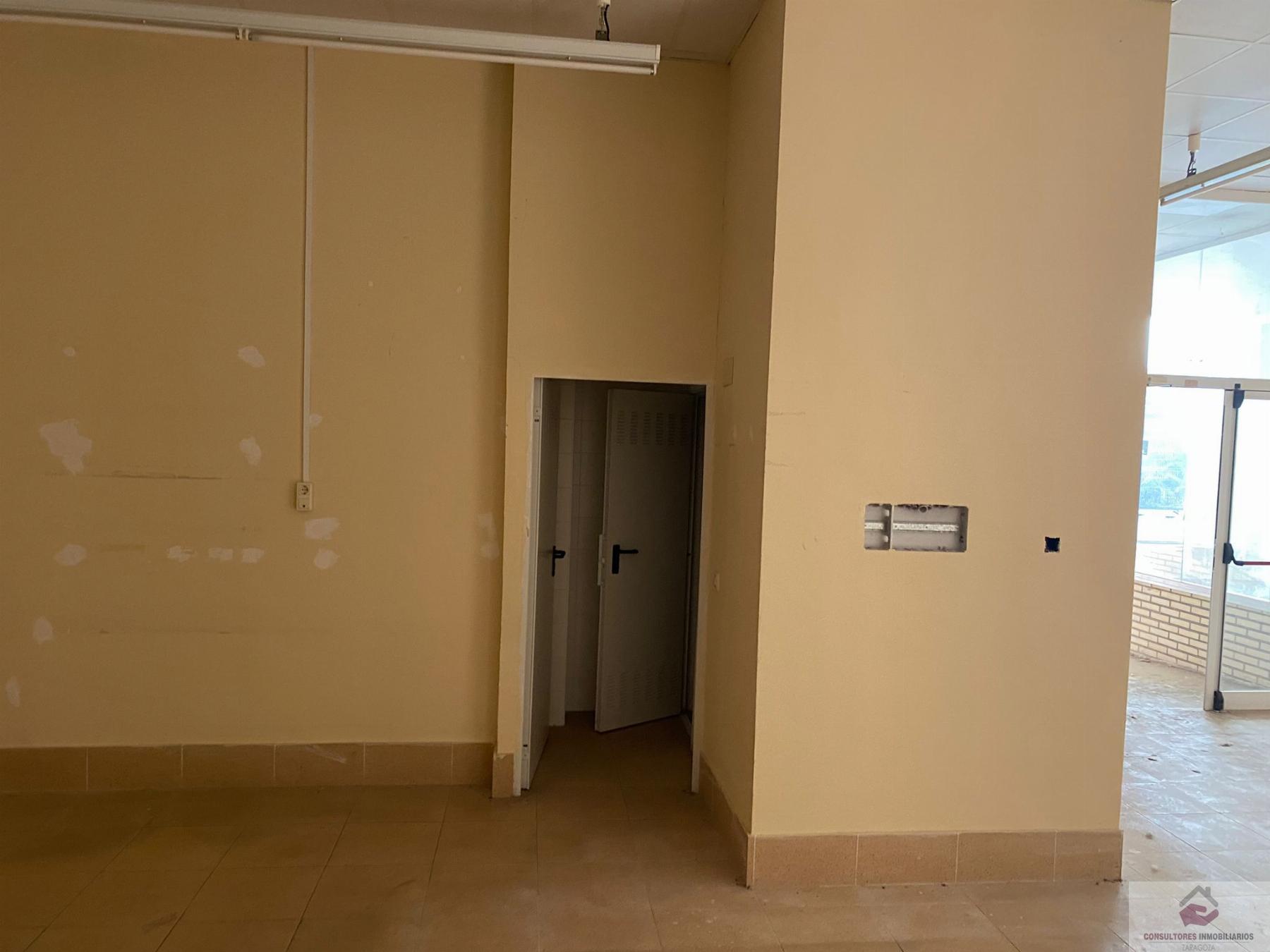 For rent of commercial in Zaragoza