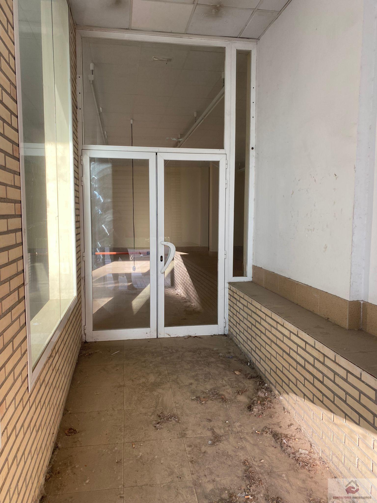 For rent of commercial in Zaragoza