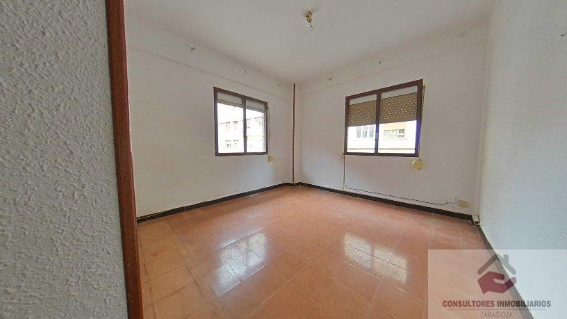 For sale of flat in Zaragoza