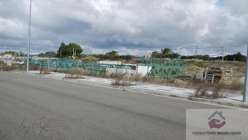 For sale of land in Pinseque