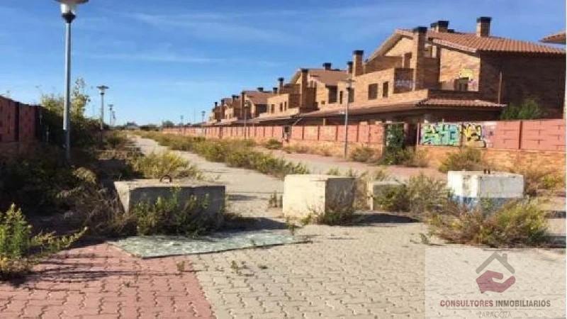 For sale of land in Pinseque