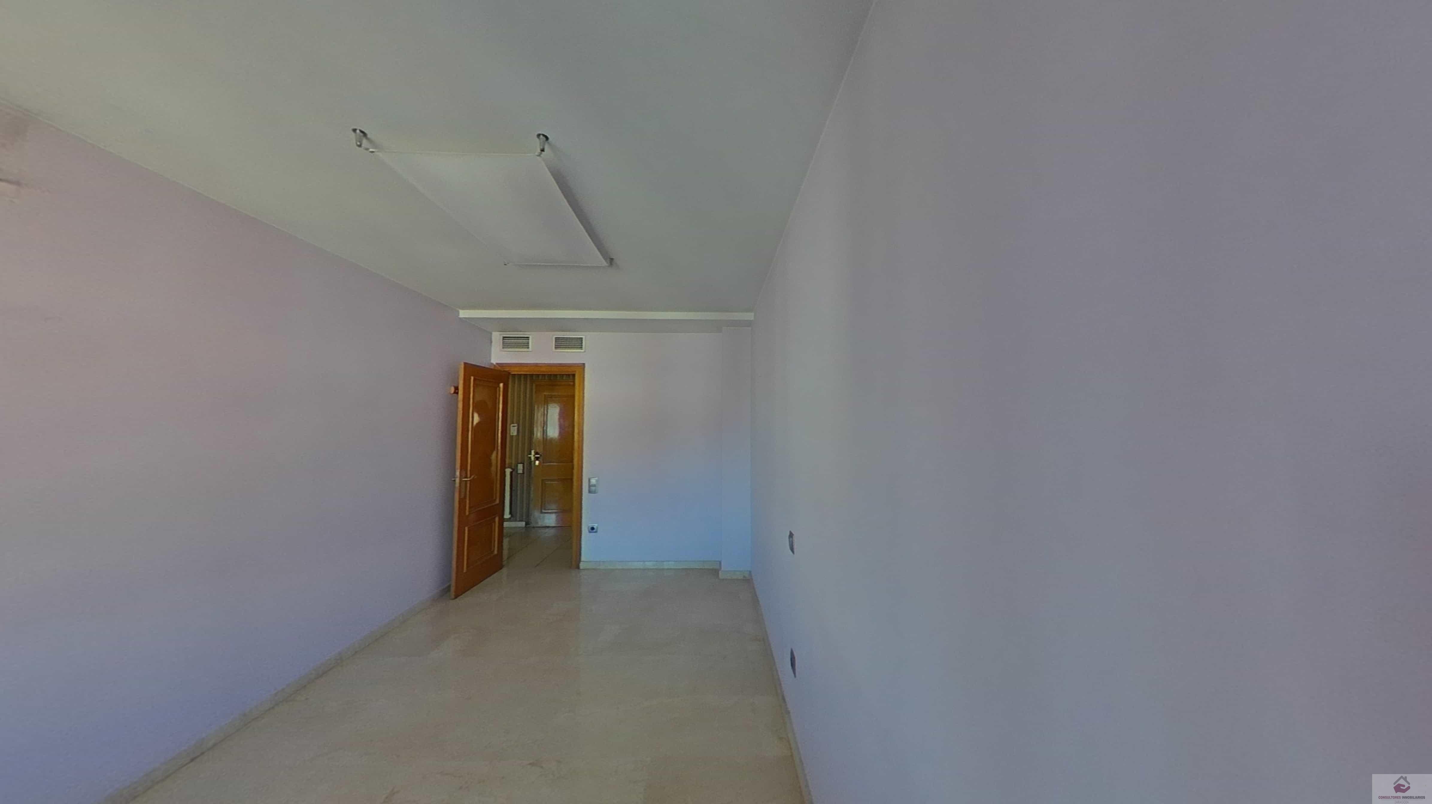 For sale of flat in Zaragoza