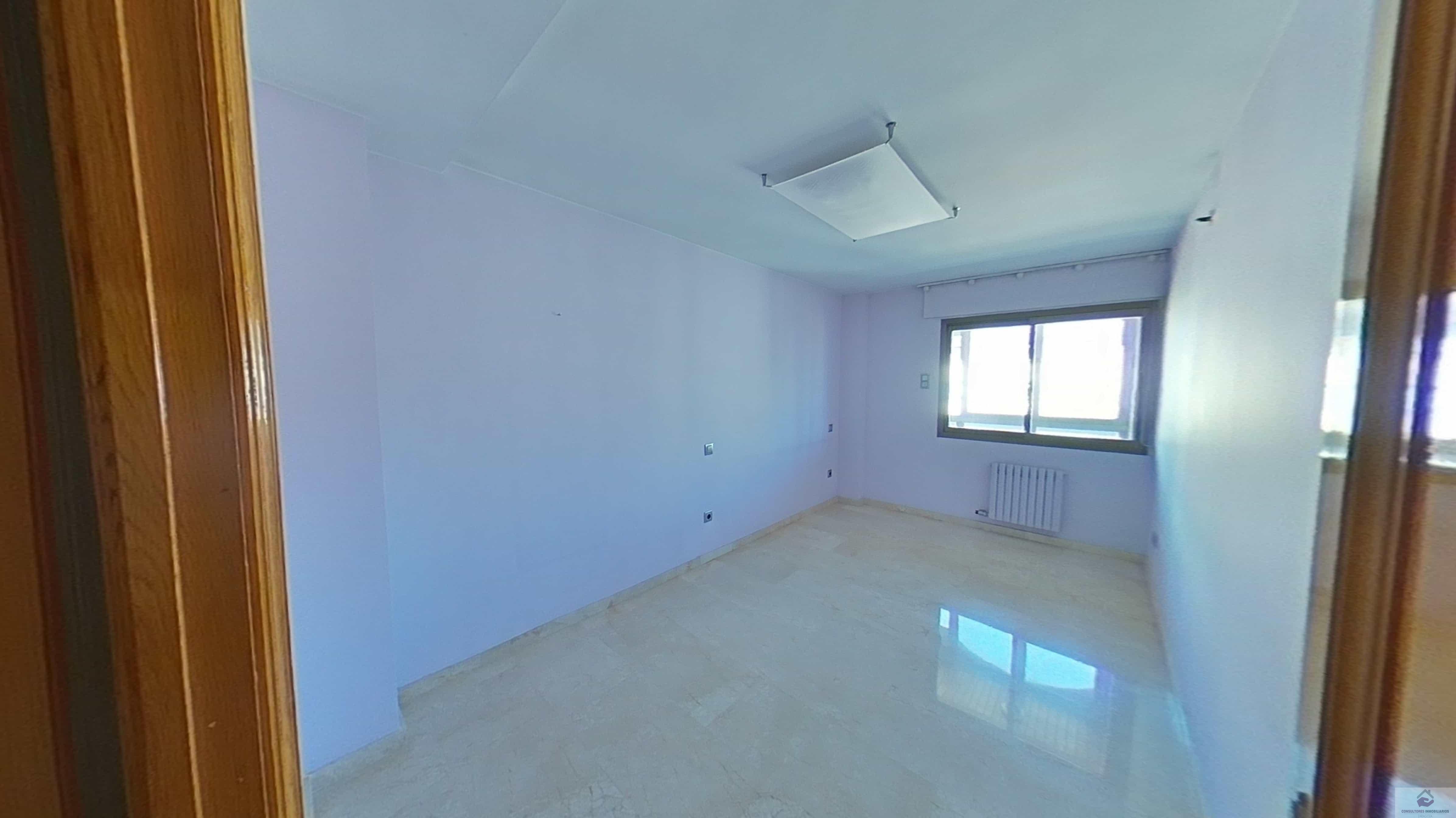 For sale of flat in Zaragoza