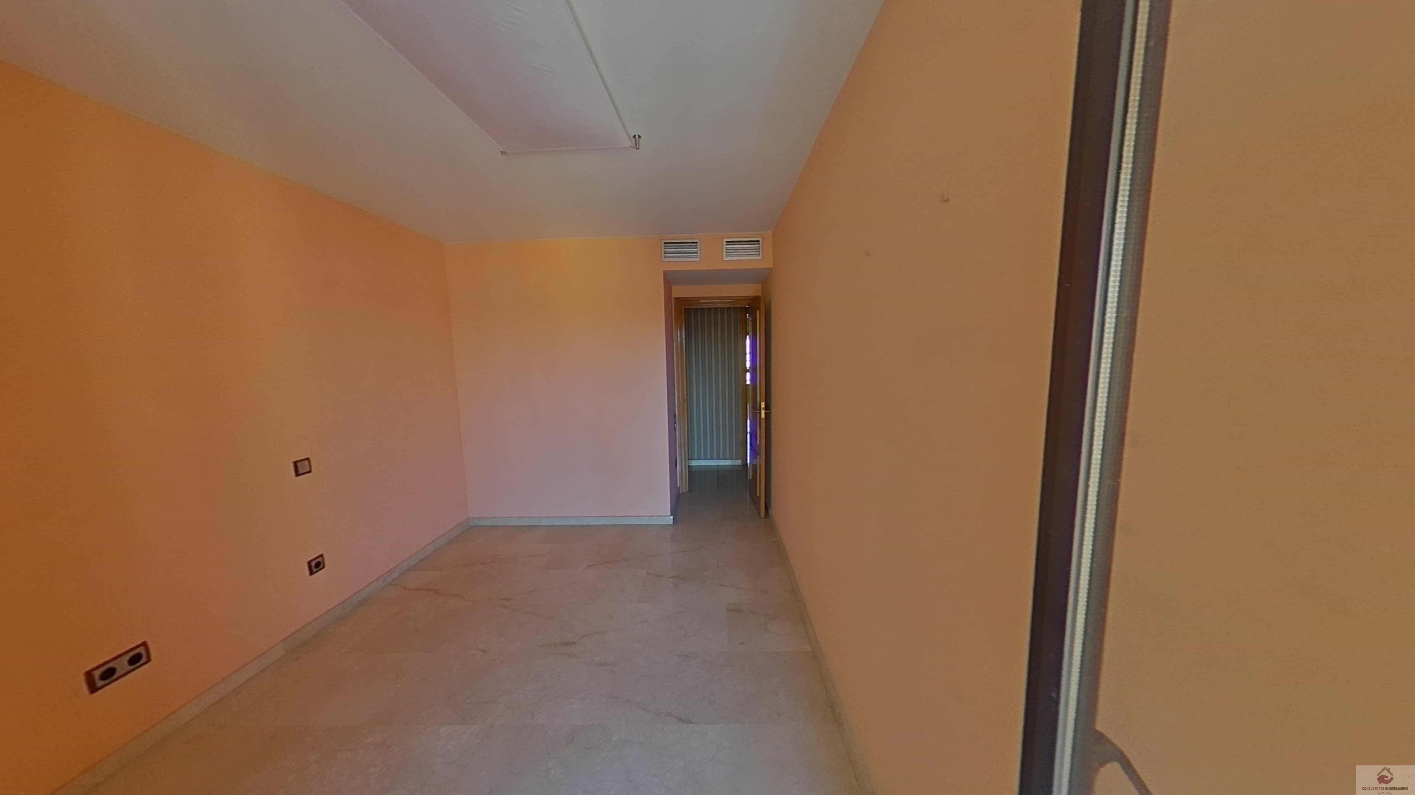 For sale of flat in Zaragoza