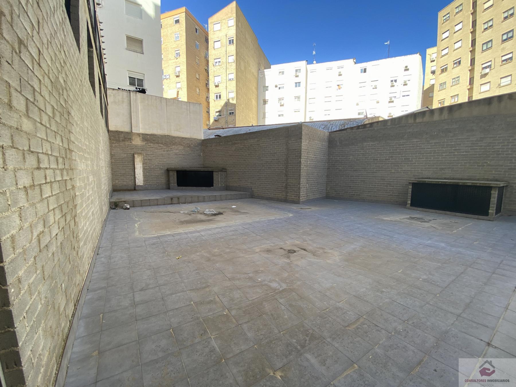 Venta de local en Zaragoza