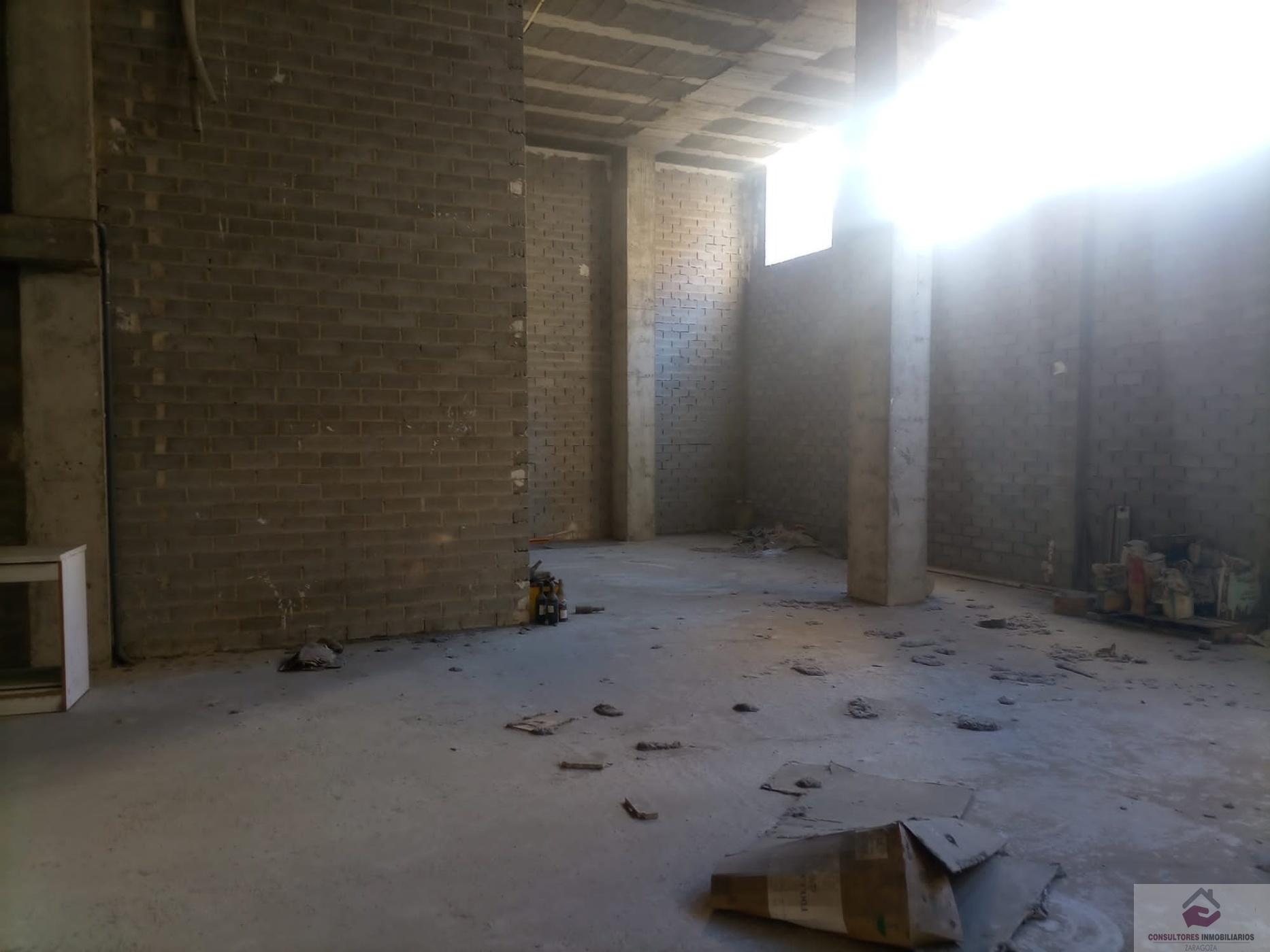 For sale of premises in Zaragoza