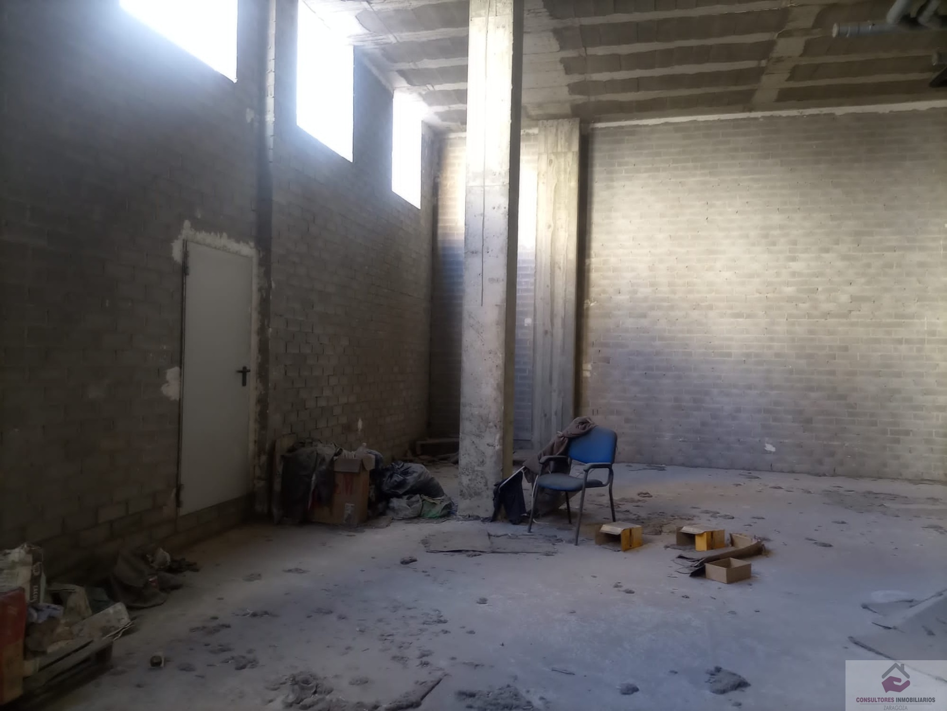 For sale of premises in Zaragoza