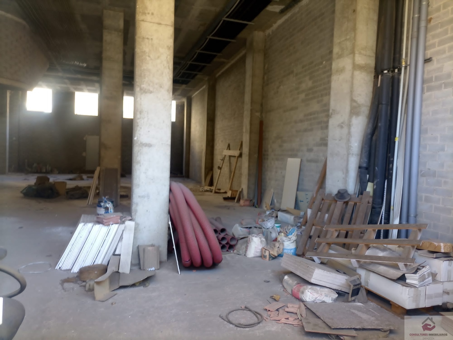 For sale of premises in Zaragoza