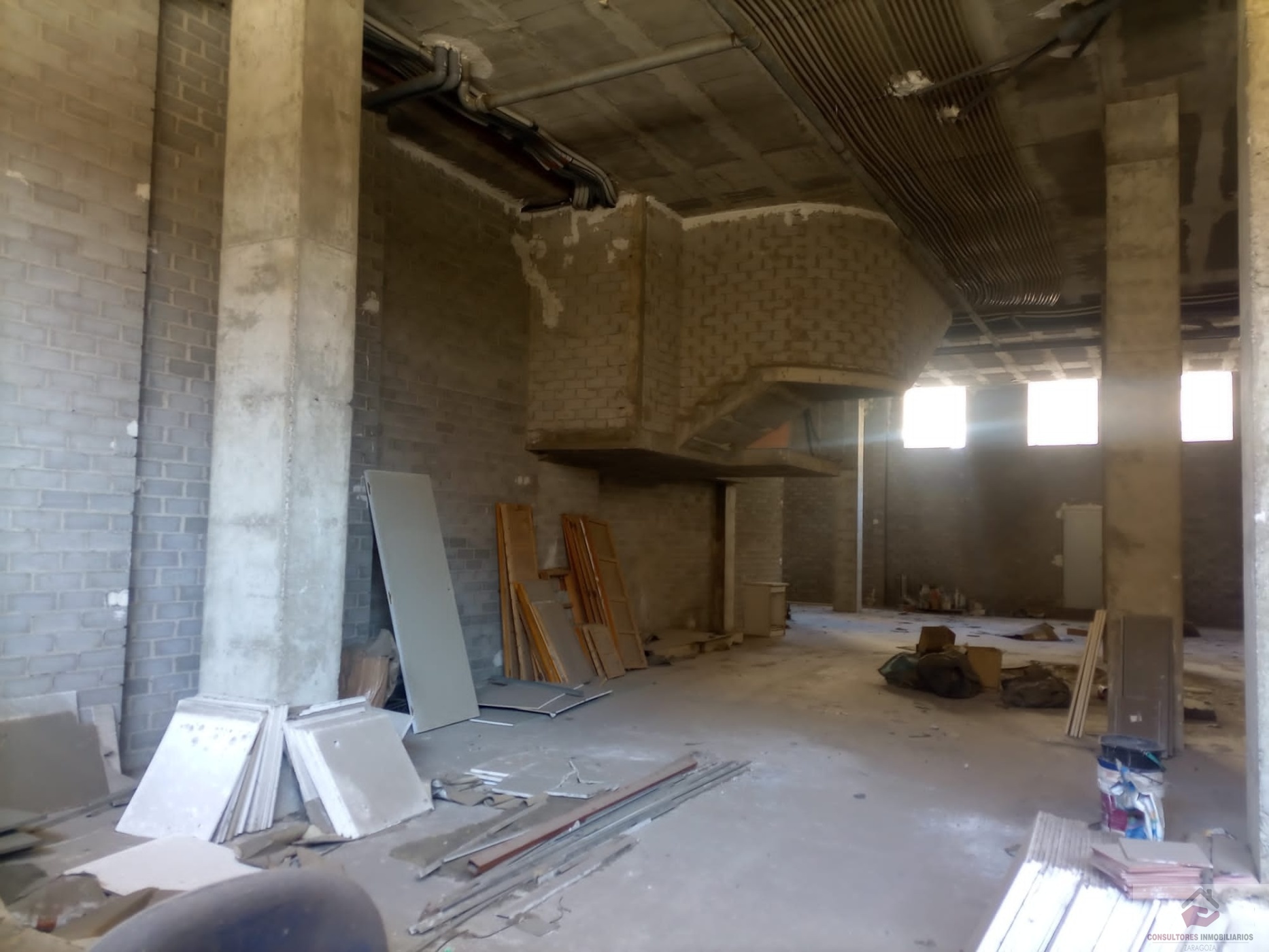 For sale of premises in Zaragoza