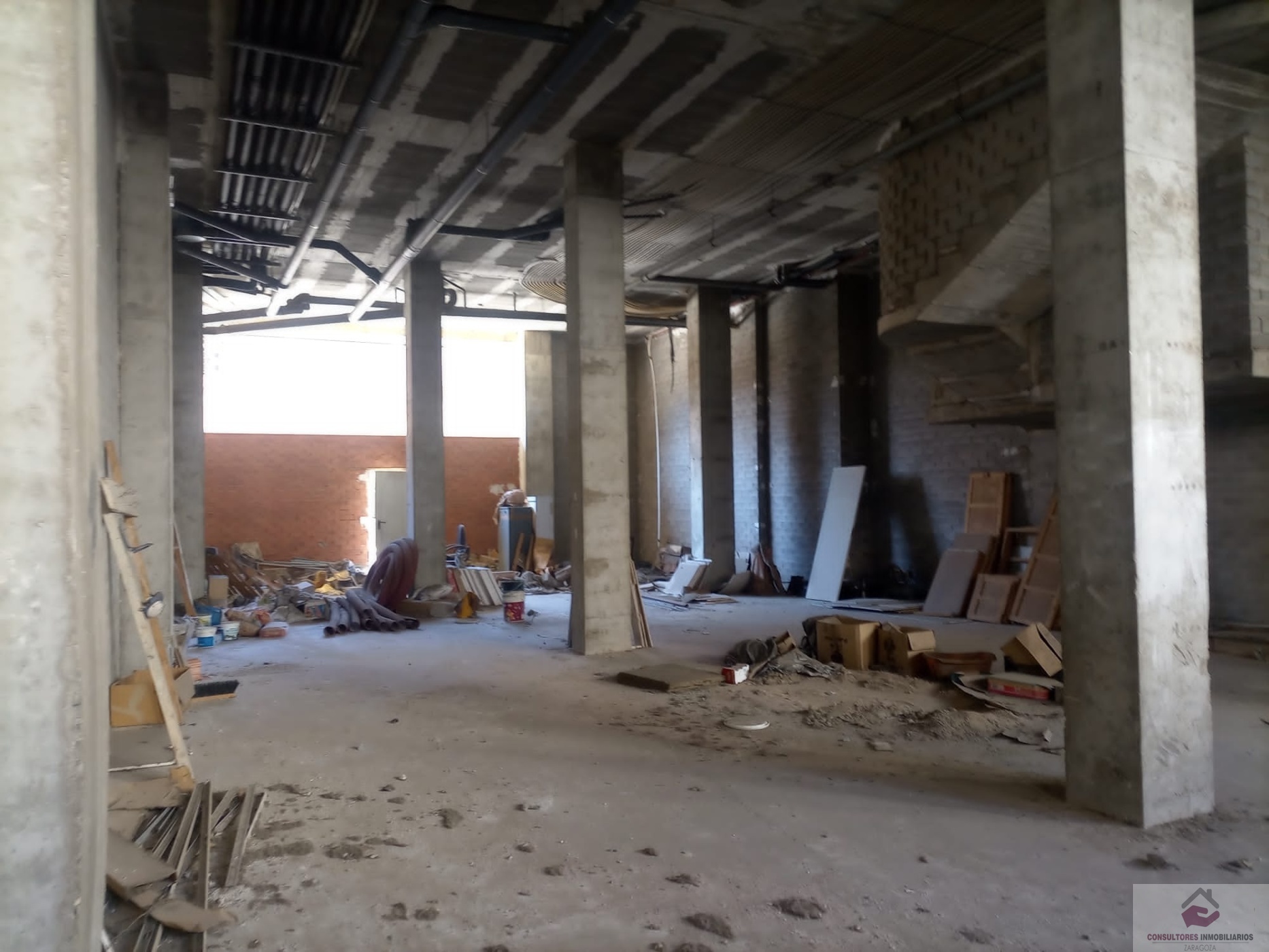 For sale of premises in Zaragoza