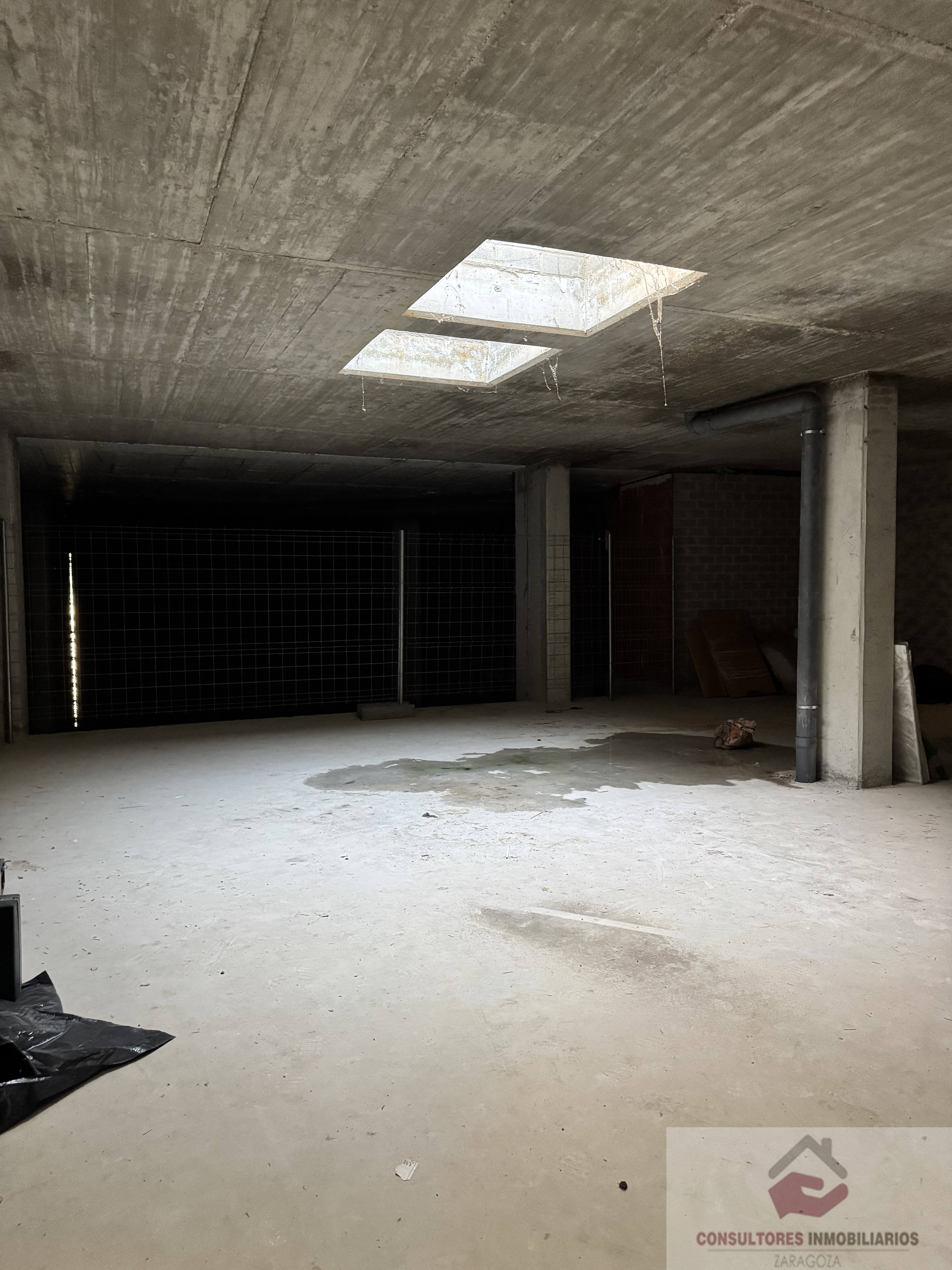 Venta de local en Cuarte de Huerva