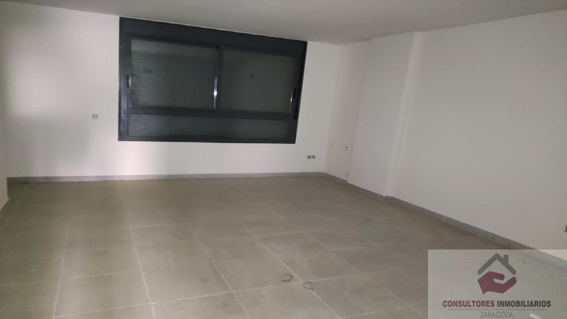 Venta de local en Cuarte de Huerva
