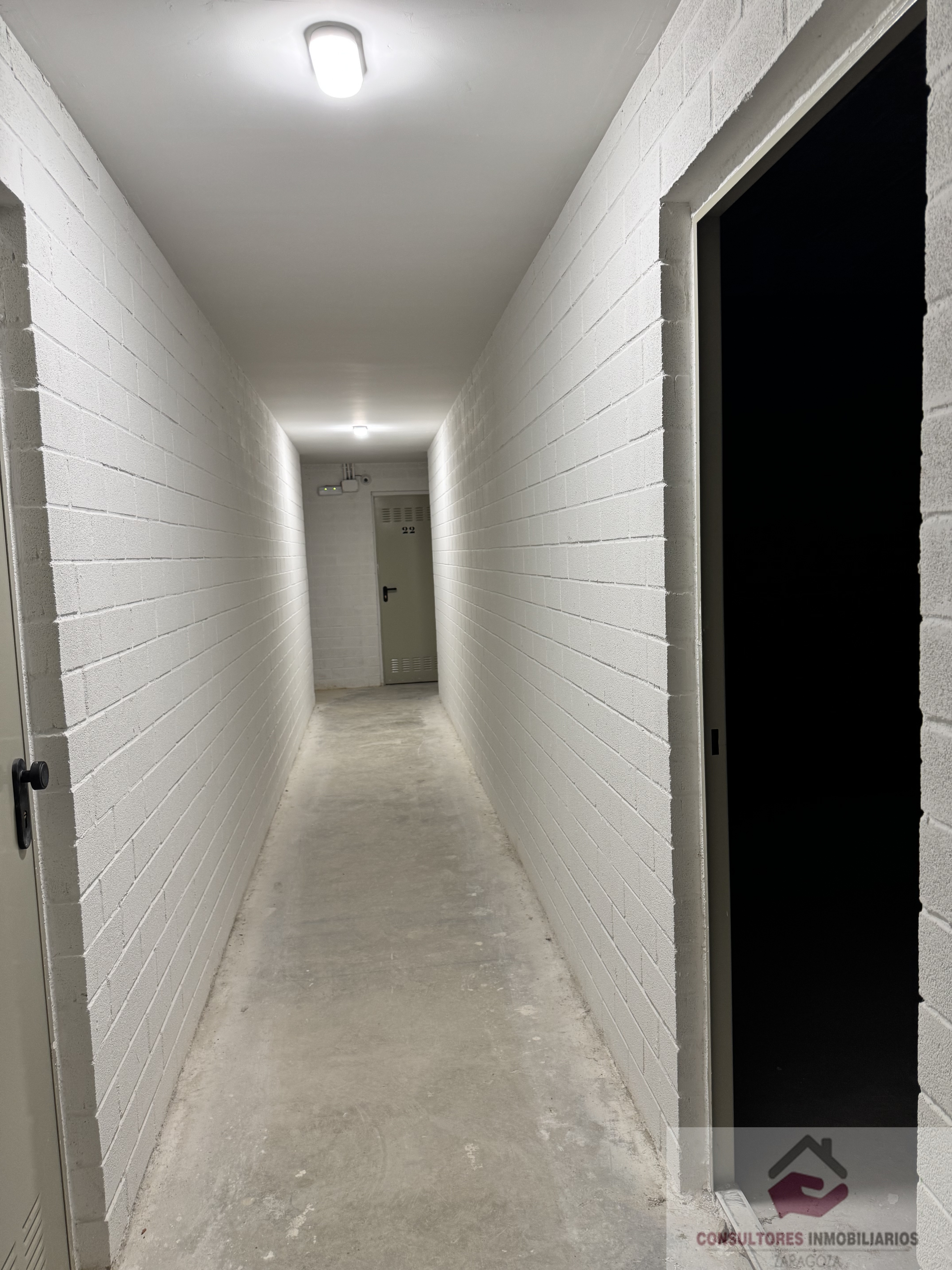 Venta de local en Cuarte de Huerva