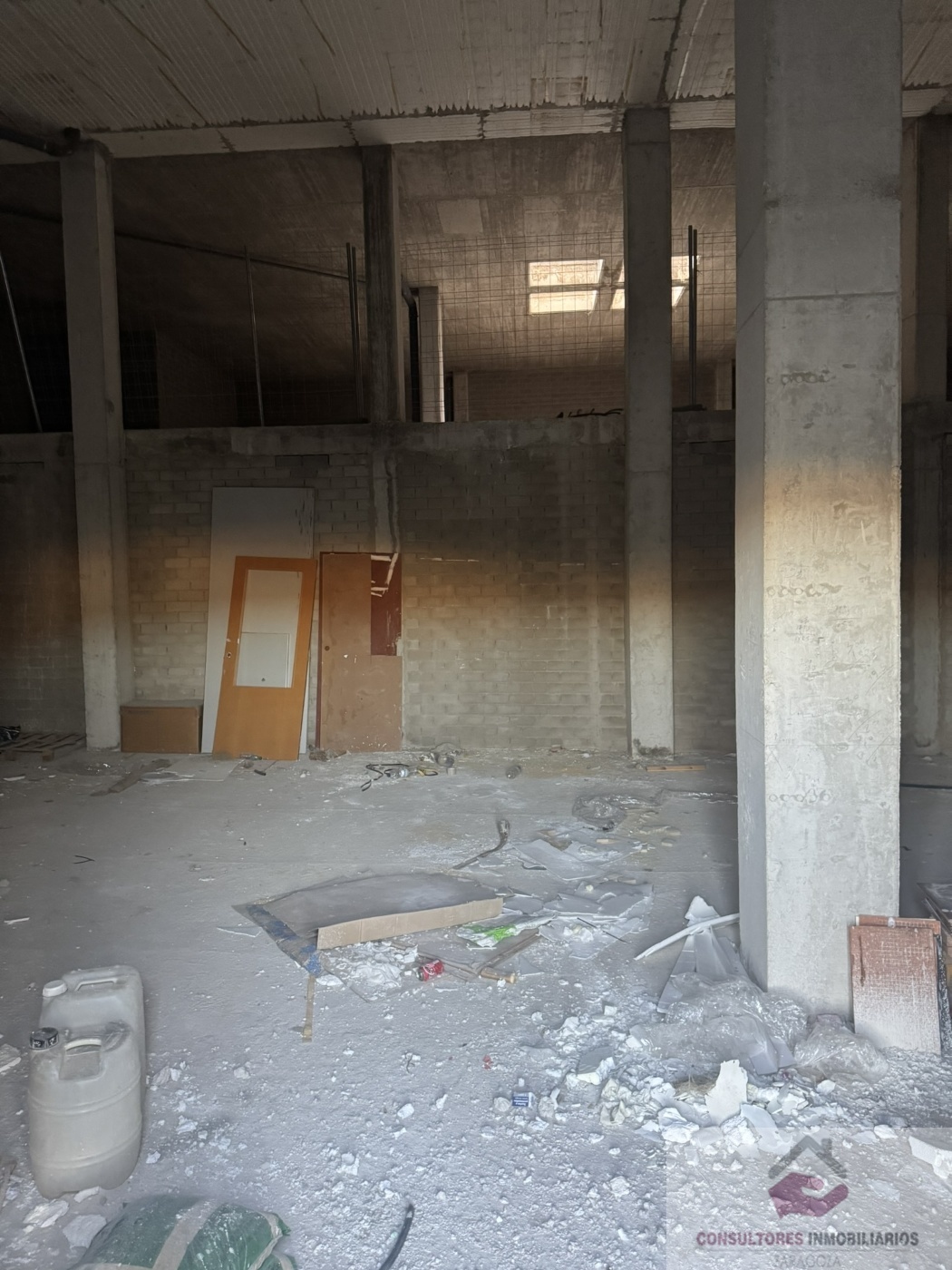 Venta de local en Cuarte de Huerva