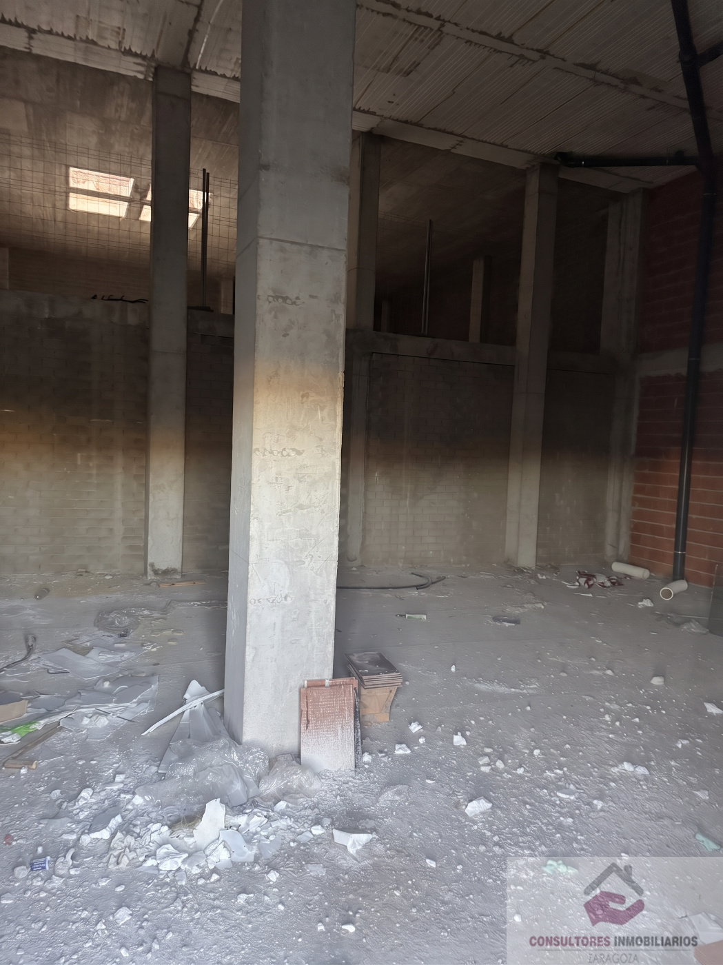 Venta de local en Cuarte de Huerva