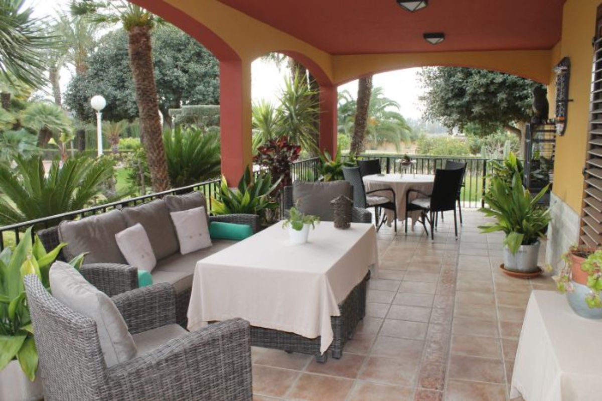 For sale of chalet in Elche-Elx