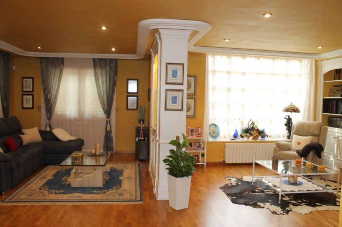 For sale of chalet in Elche-Elx