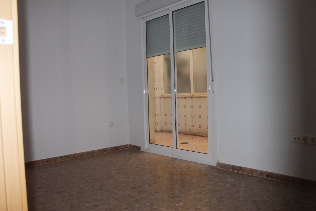 For sale of ground floor in Elche-Elx