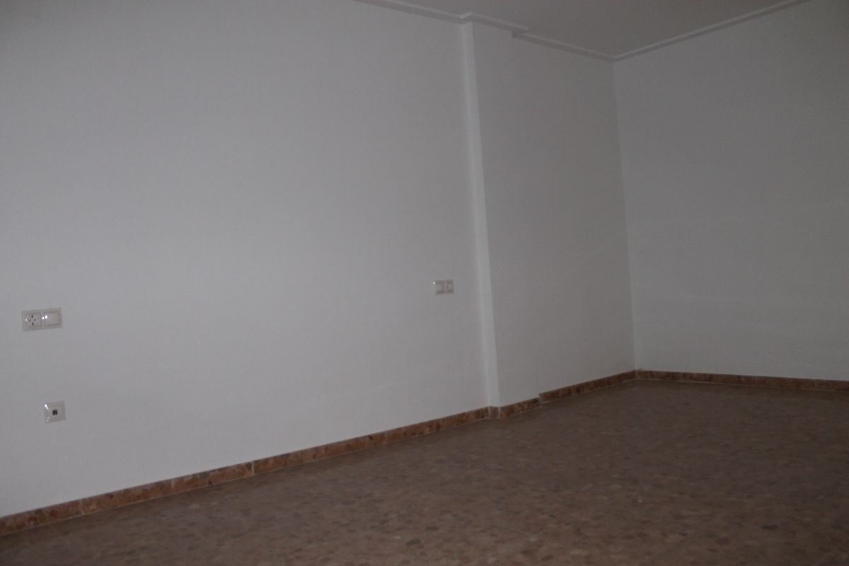 For sale of ground floor in Elche-Elx