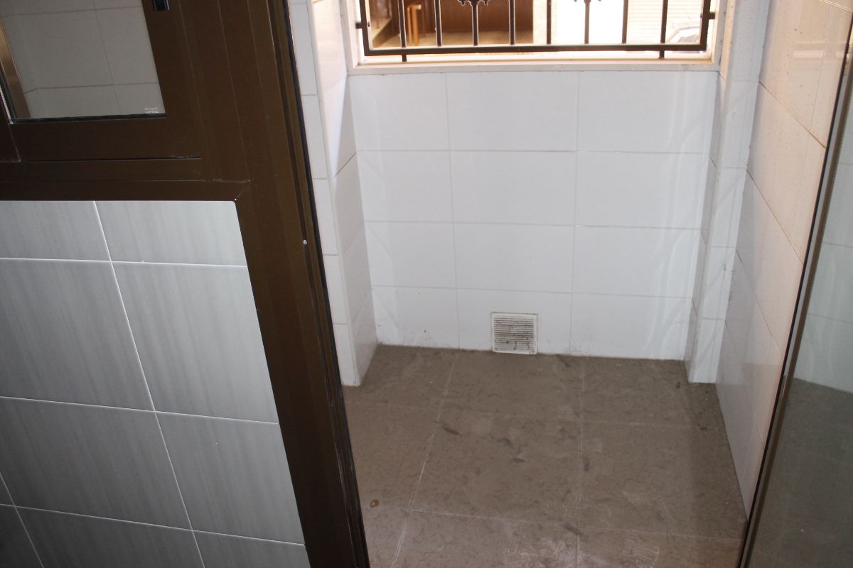 For sale of ground floor in Elche-Elx