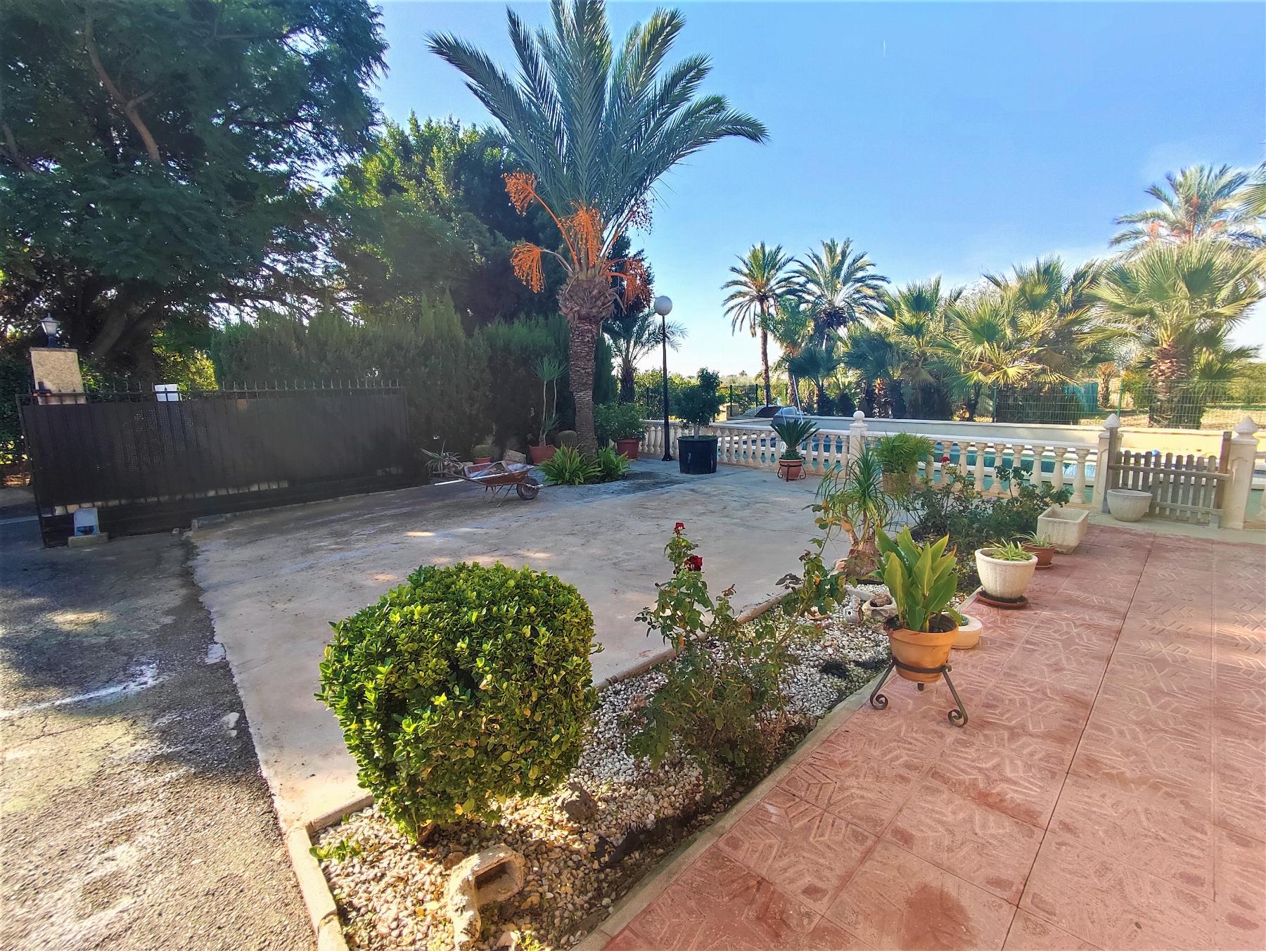 For sale of chalet in Elche-Elx