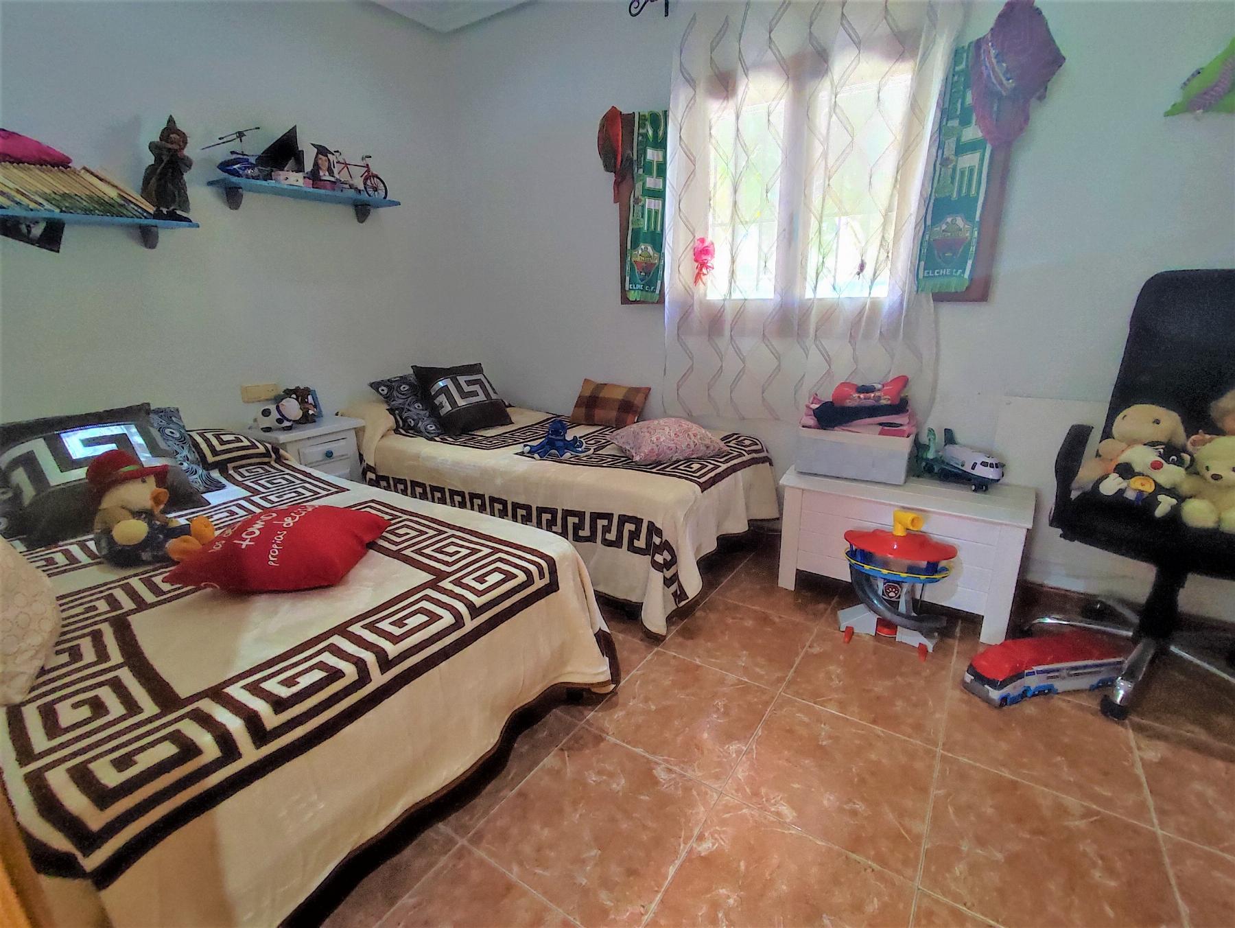For sale of chalet in Elche-Elx