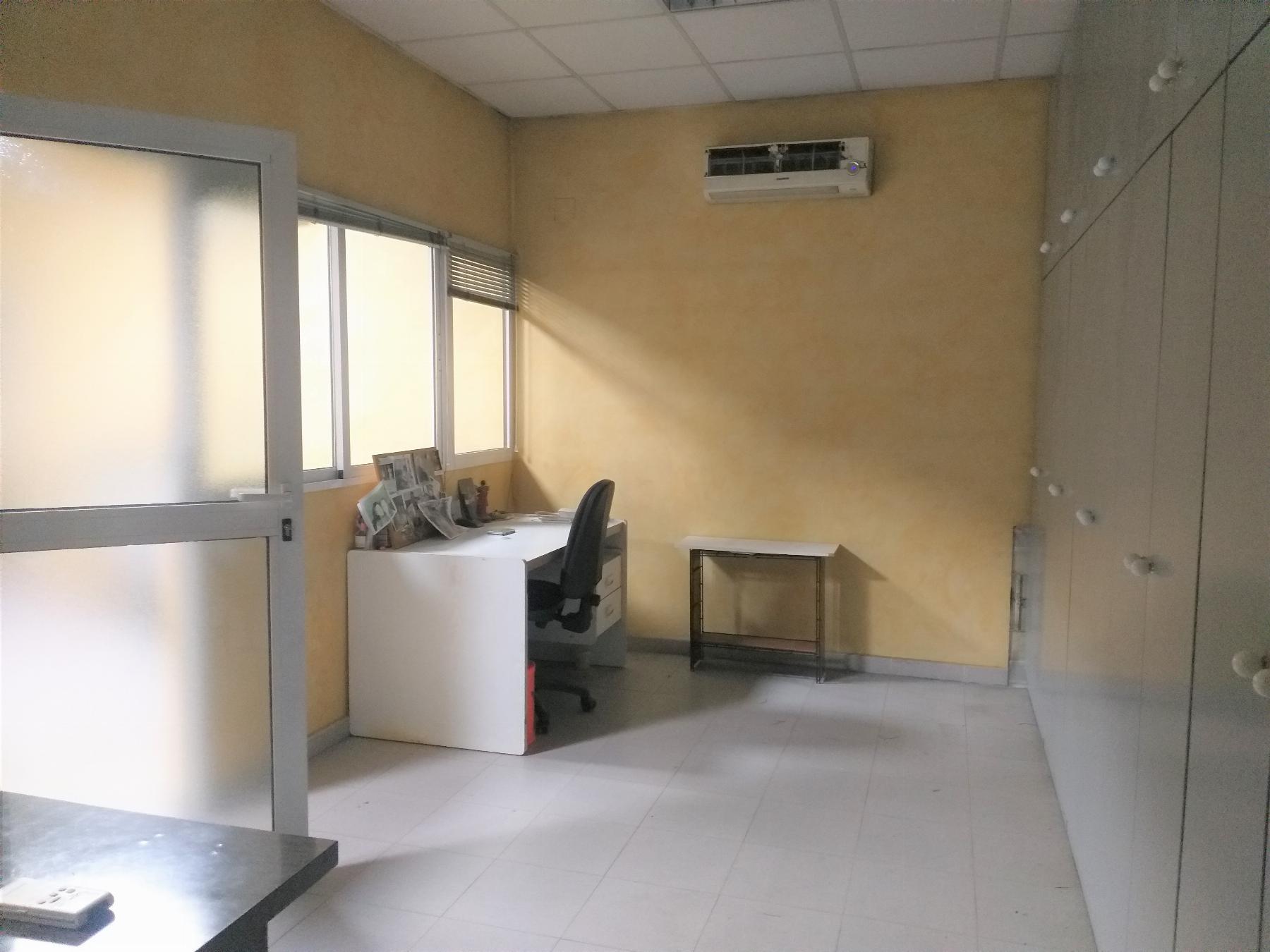 Venta de local comercial en Monforte del Cid