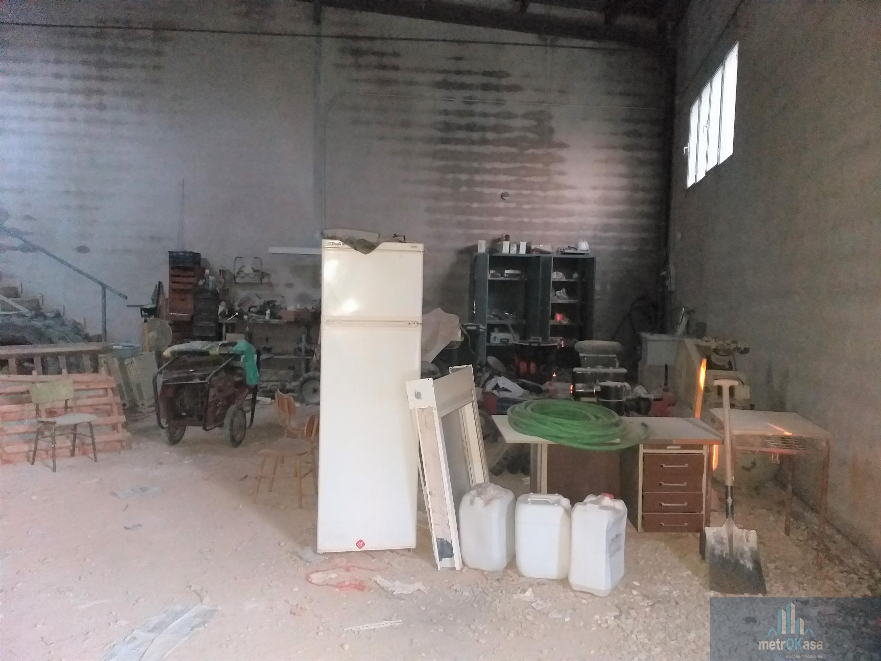 Venta de nave industrial en Monforte del Cid