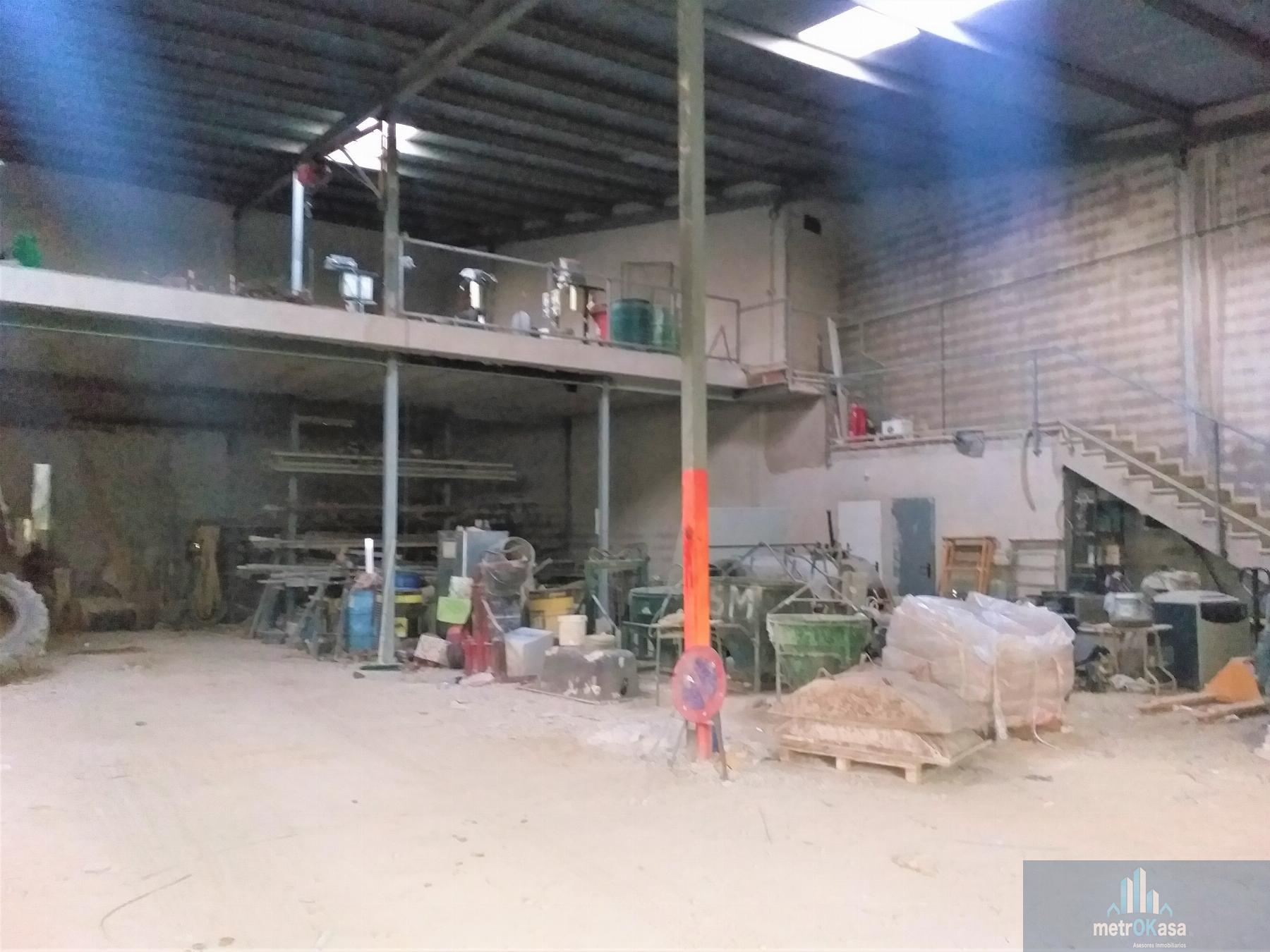 Venta de nave industrial en Monforte del Cid