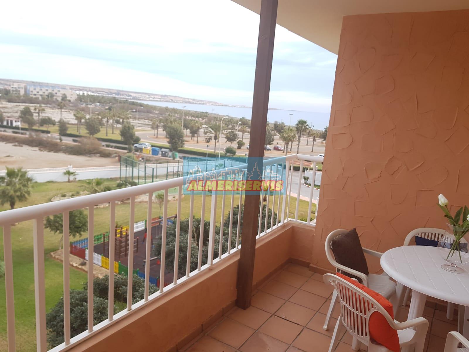 Til salg fra penthouse i Almerimar