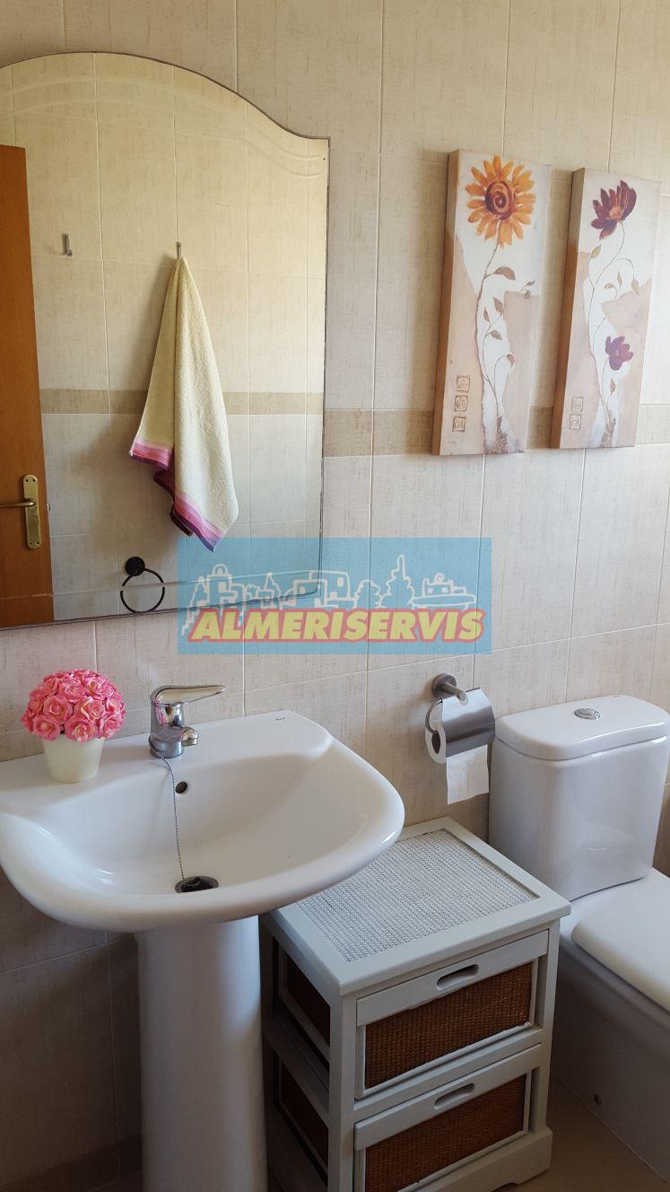 Til salg fra penthouse i Almerimar