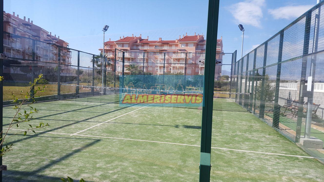 Til salg fra penthouse i Almerimar