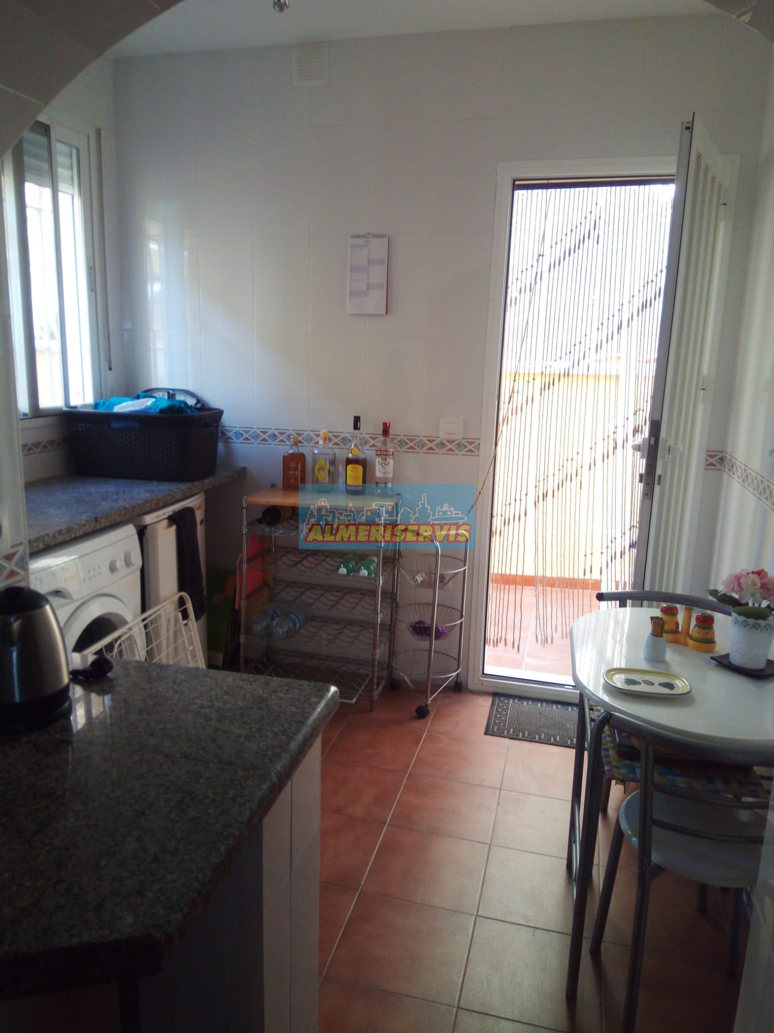 Köp av duplex i Almerimar