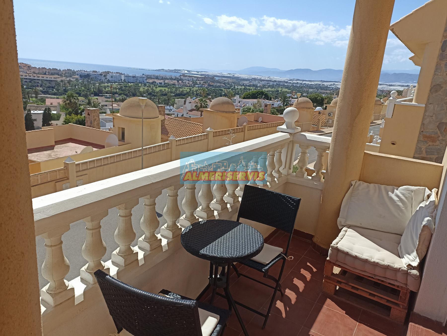 Köp av duplex i Almerimar