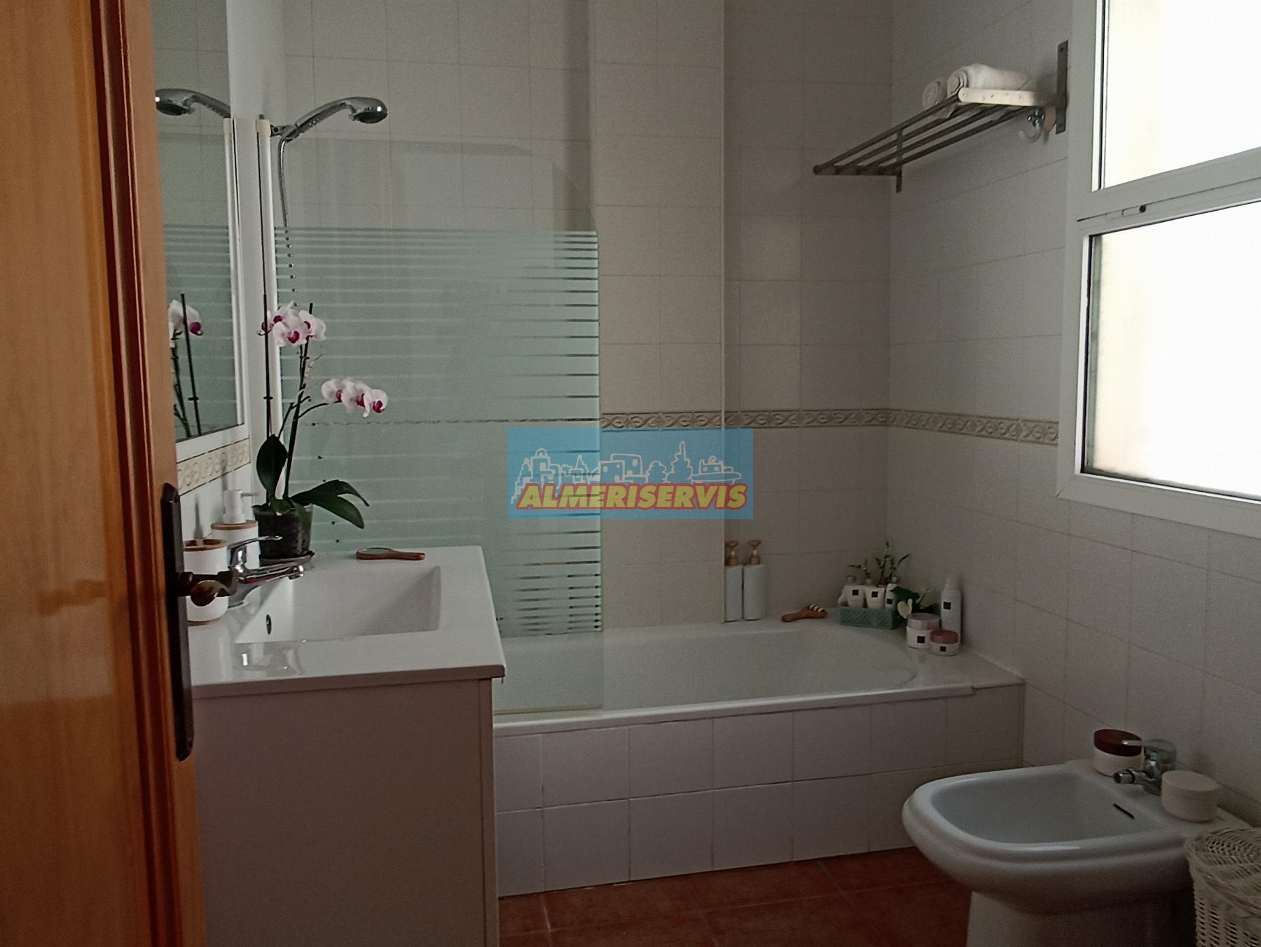 Köp av duplex i Almerimar