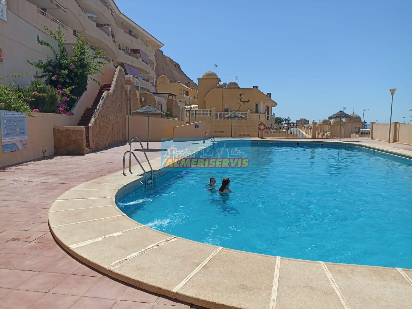 Köp av duplex i Almerimar